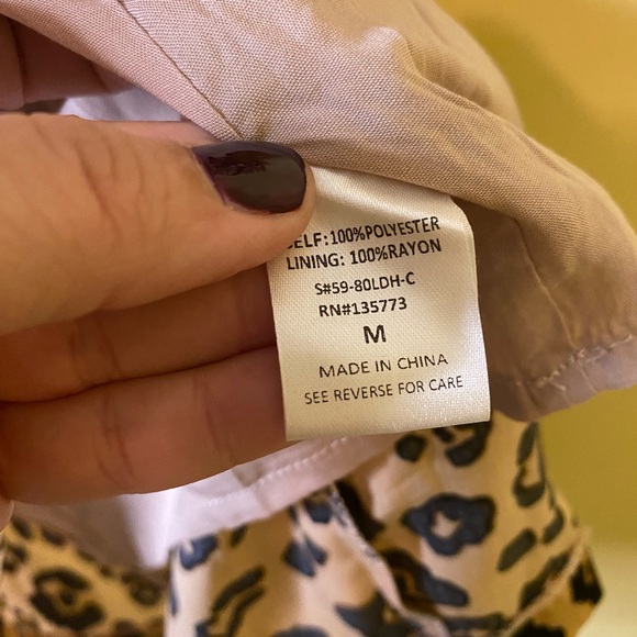 Vici Dress Size Medium Leopard Print Short Sleeve - Picture 10 of 11